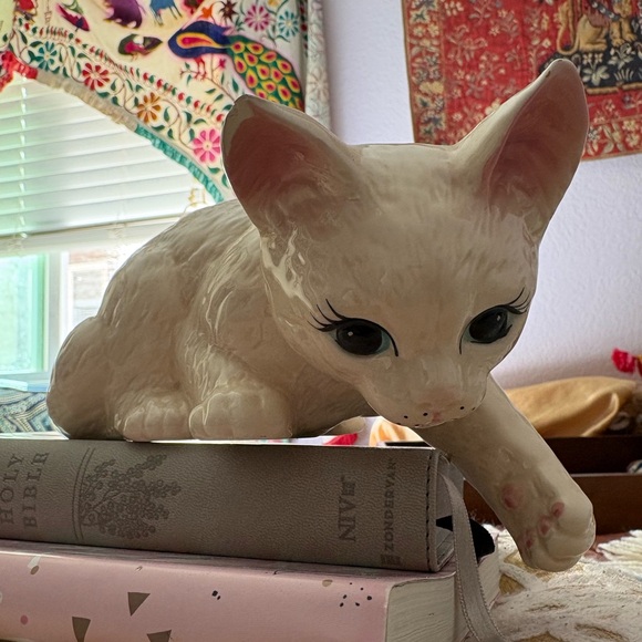 Elegant Ceramic Cream Cat Figurine Vintage Grandma Pretty Kitty 🐱 - Picture 11 of 12